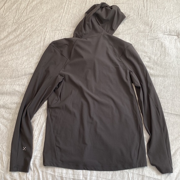 Mint condition full zip grey lily lemon sweater. Size medium - Picture 3 of 3